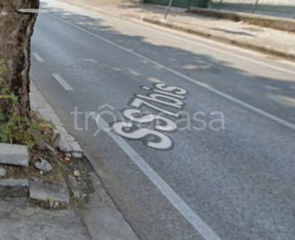 locale di sgombero in vendita a Monteforte Irpino in zona Alvanella