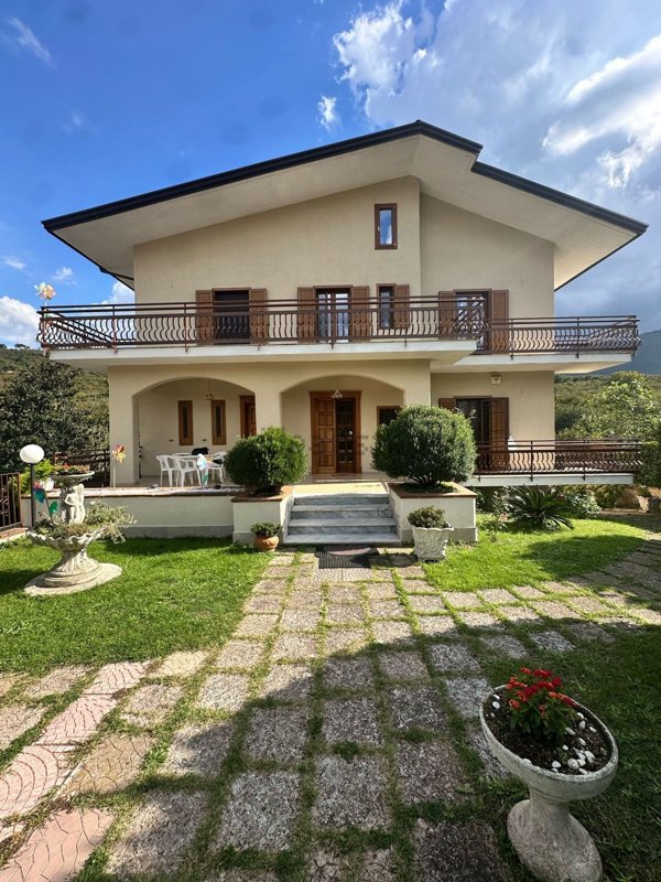casa indipendente in vendita a Monteforte Irpino