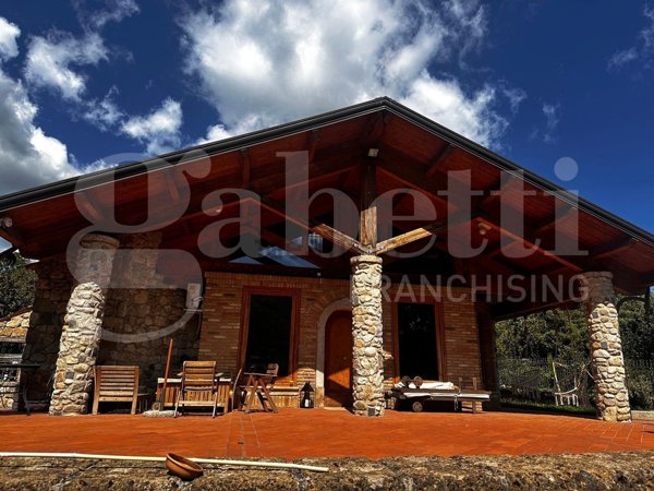 casa indipendente in vendita a Monteforte Irpino