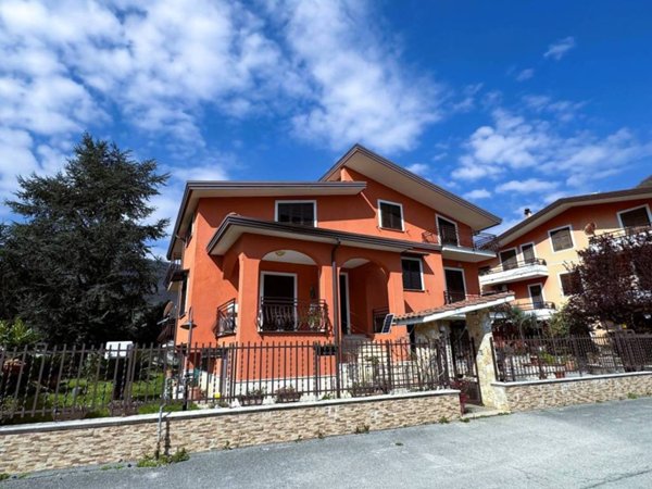 casa indipendente in vendita a Monteforte Irpino