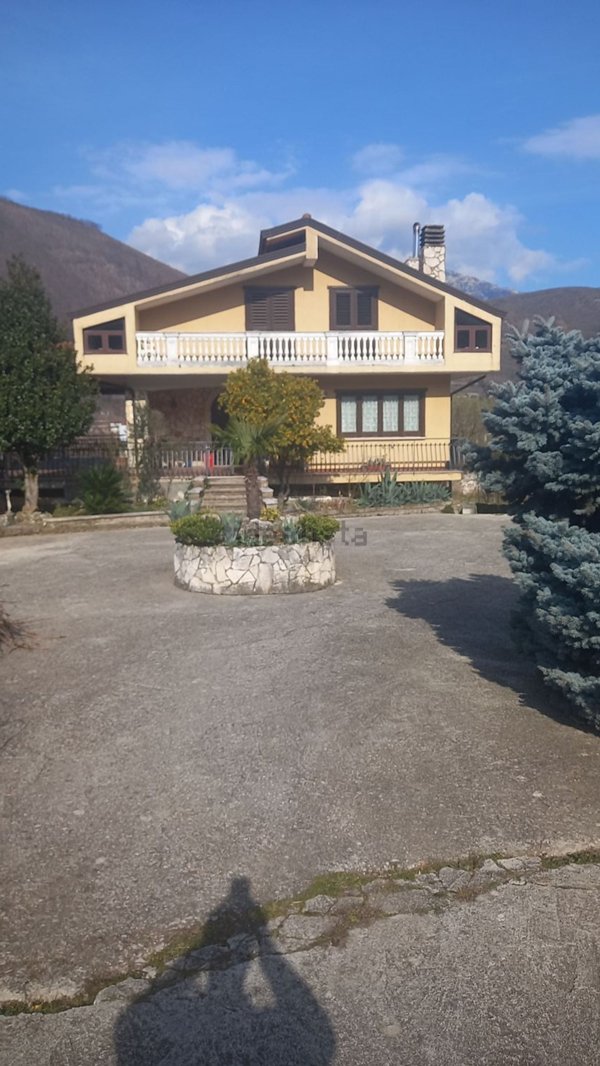 casa indipendente in vendita a Monteforte Irpino