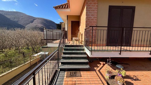casa indipendente in vendita a Monteforte Irpino