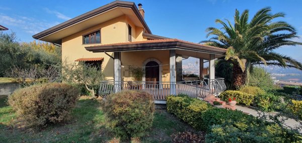 casa indipendente in vendita a Monteforte Irpino