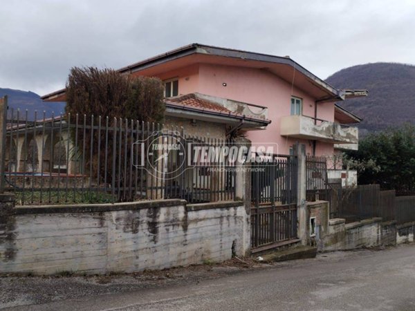 casa indipendente in vendita a Monteforte Irpino