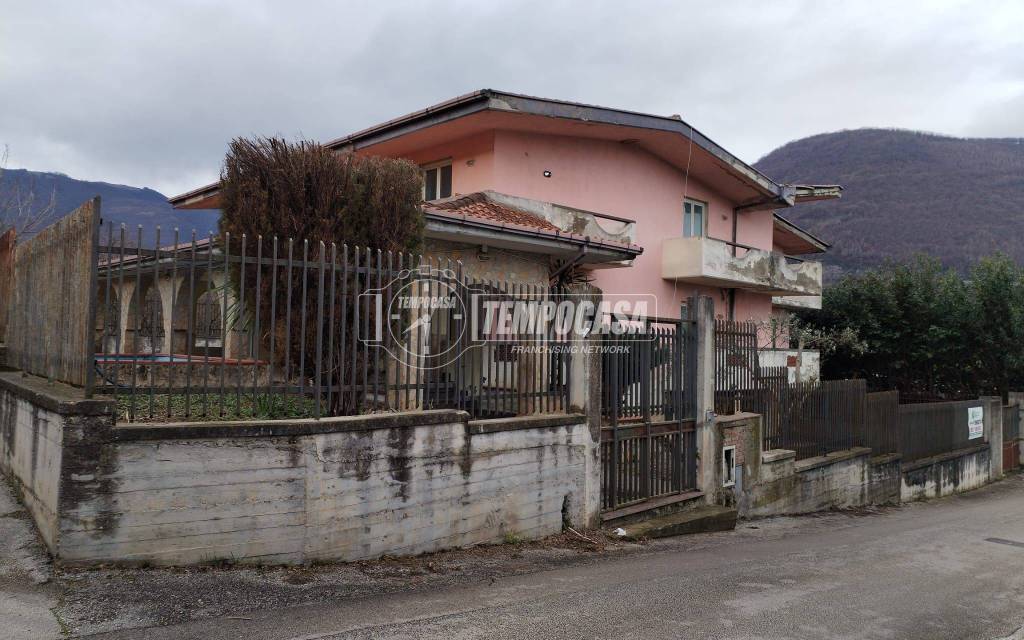 casa indipendente in vendita a Monteforte Irpino