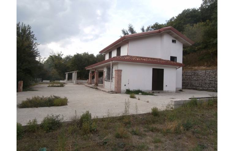 casa indipendente in vendita a Monteforte Irpino