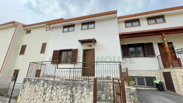 casa indipendente in vendita a Monteforte Irpino in zona Campi