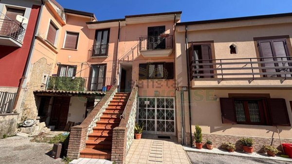 casa indipendente in vendita a Monteforte Irpino