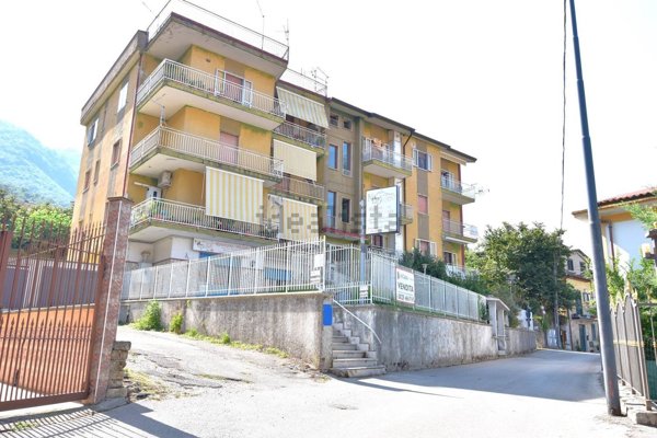 locale commerciale in vendita a Monteforte Irpino