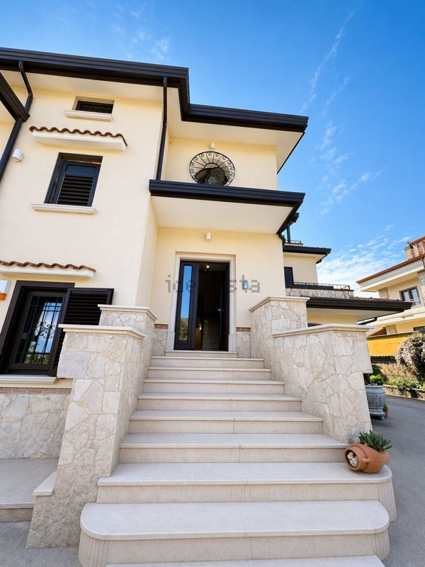 casa indipendente in vendita a Monteforte Irpino