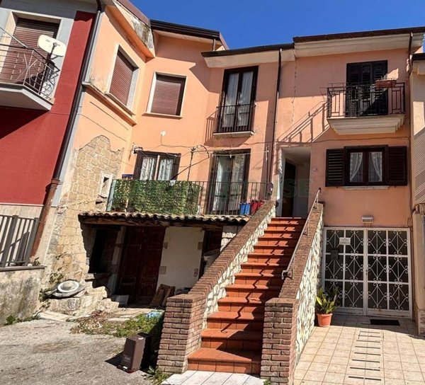casa indipendente in vendita a Monteforte Irpino