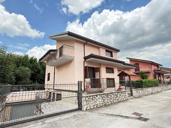 casa indipendente in vendita a Monteforte Irpino