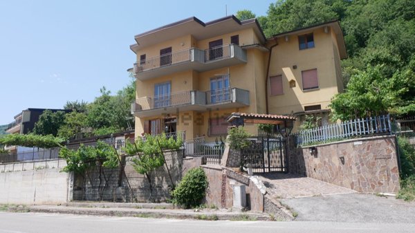casa indipendente in vendita a Monteforte Irpino in zona Campi