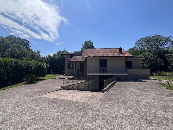 casa indipendente in vendita a Monteforte Irpino