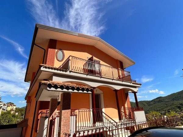 casa indipendente in vendita a Monteforte Irpino in zona Campi
