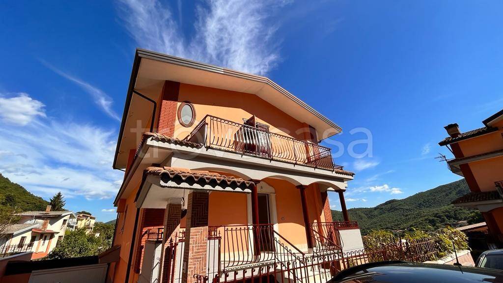 casa indipendente in vendita a Monteforte Irpino in zona Campi