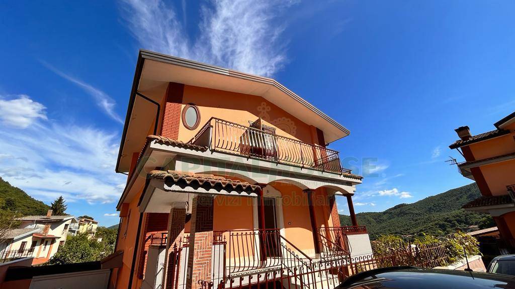 casa indipendente in vendita a Monteforte Irpino in zona Campi