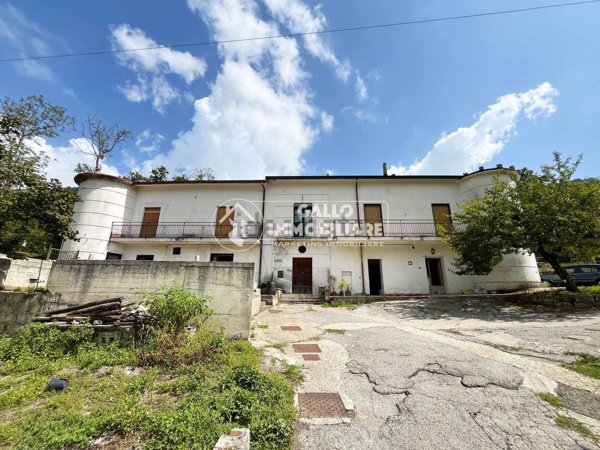 casa indipendente in vendita a Monteforte Irpino in zona Campi