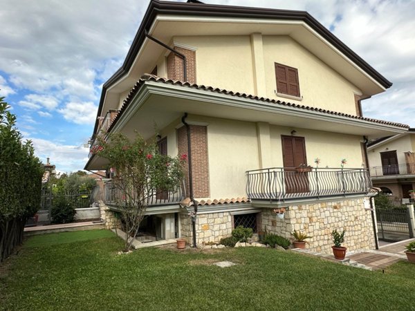 casa indipendente in vendita a Monteforte Irpino in zona Alvanella