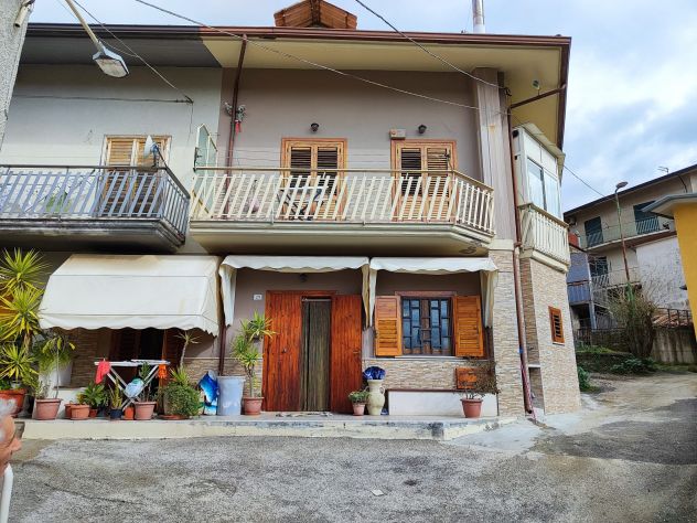 casa indipendente in vendita a Montefredane in zona Alimata