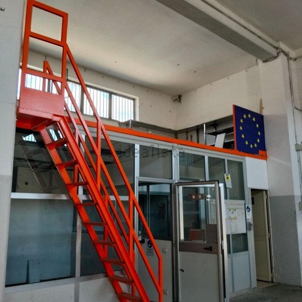 capannone in vendita a Montefredane in zona Arcella