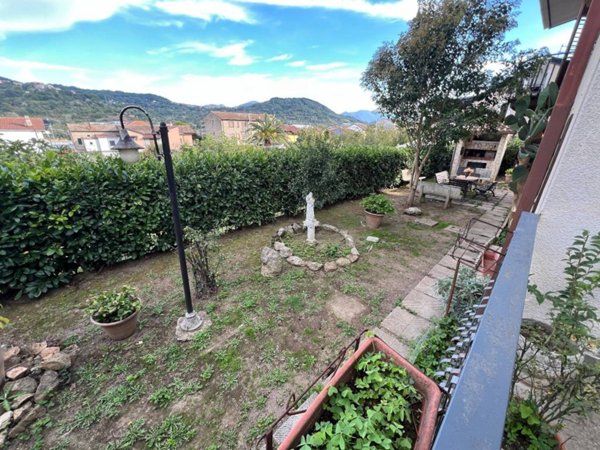 casa indipendente in vendita a Montefredane in zona Arcella