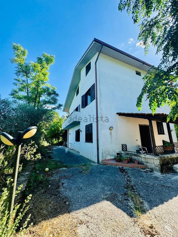 casa indipendente in vendita a Montefredane