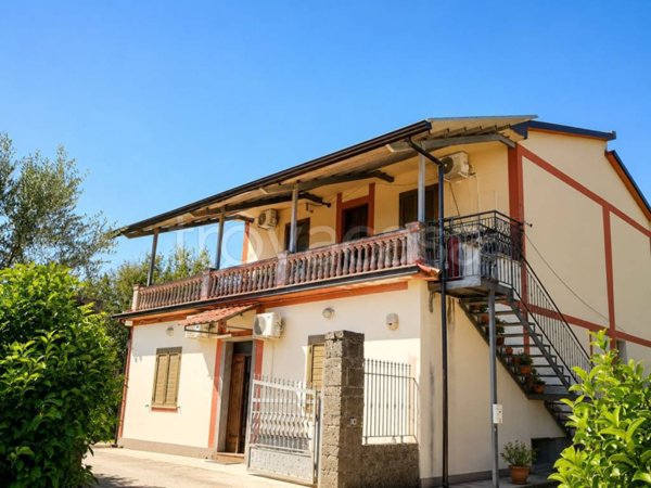 casa indipendente in vendita a Montefredane in zona Arcella