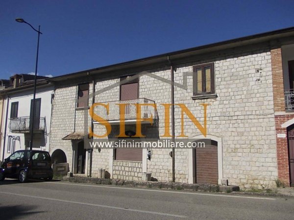 casa indipendente in vendita a Montefusco