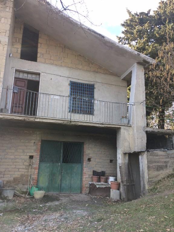 casa indipendente in vendita a Montefusco