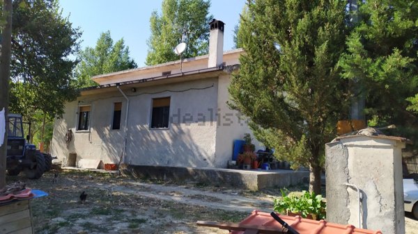 casa indipendente in vendita a Montefusco