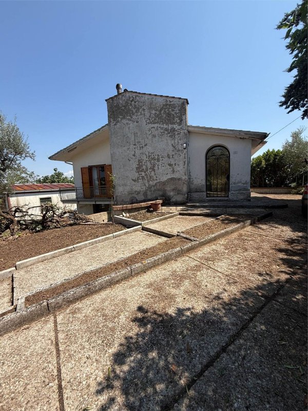 casa indipendente in vendita a Montefusco