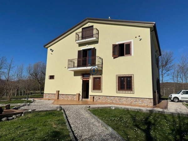 casa indipendente in vendita a Montella