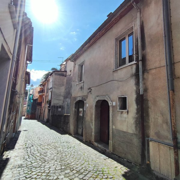 casa indipendente in vendita a Montella