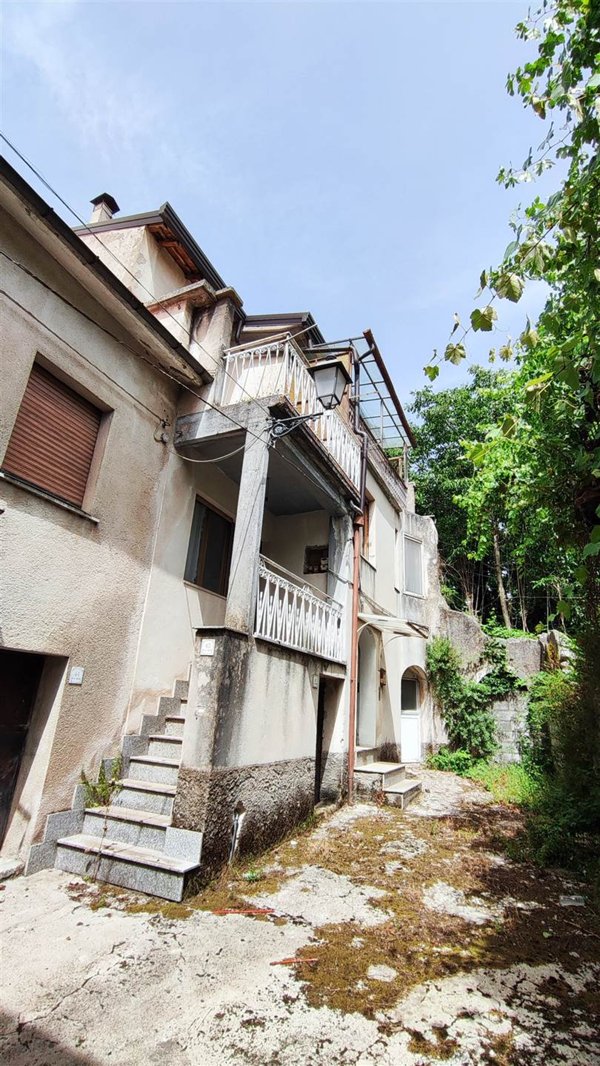 casa indipendente in vendita a Montella