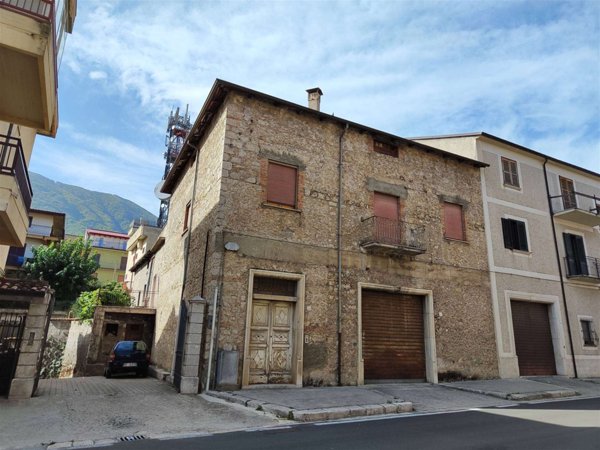 casa indipendente in vendita a Montella