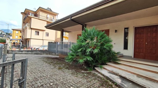 casa indipendente in vendita a Montella