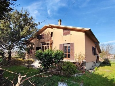 casa indipendente in vendita a Montella