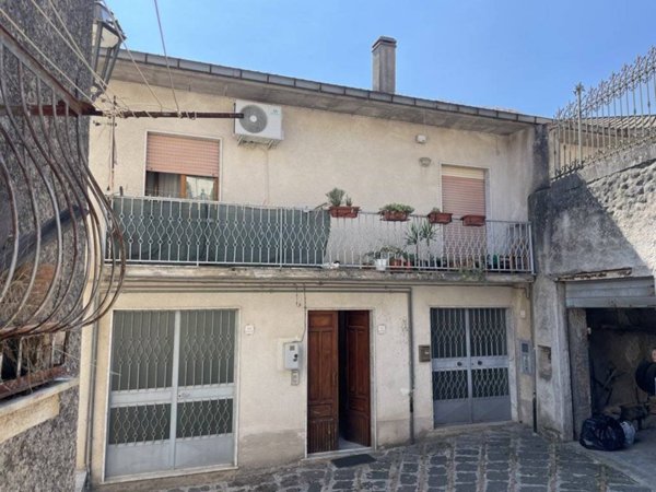 casa indipendente in vendita a Montella
