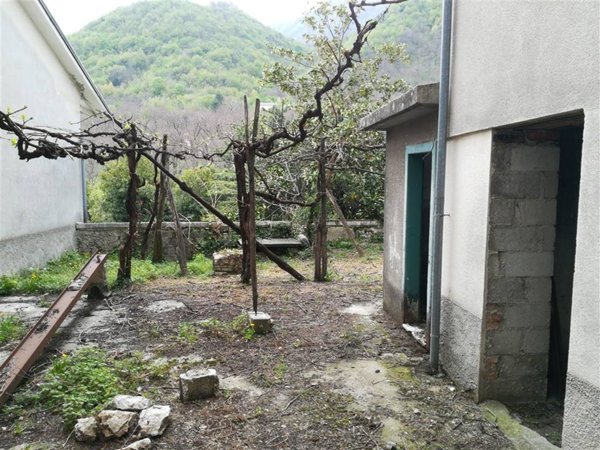 casa indipendente in vendita a Montella