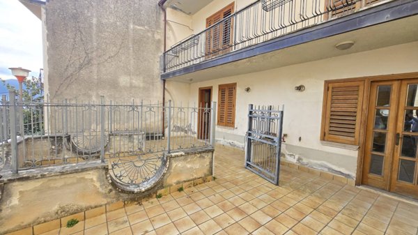 casa indipendente in vendita a Montella