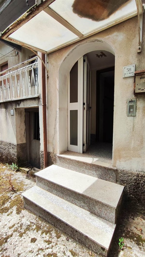 casa indipendente in vendita a Montella