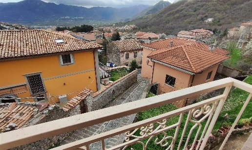 casa indipendente in vendita a Montella
