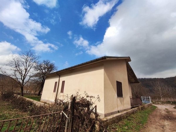 casa indipendente in vendita a Montella
