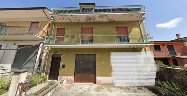 casa semindipendente in vendita a Montella