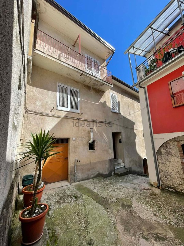 casa semindipendente in vendita a Montella