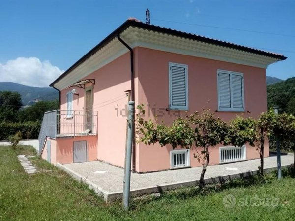 casa indipendente in vendita a Montella