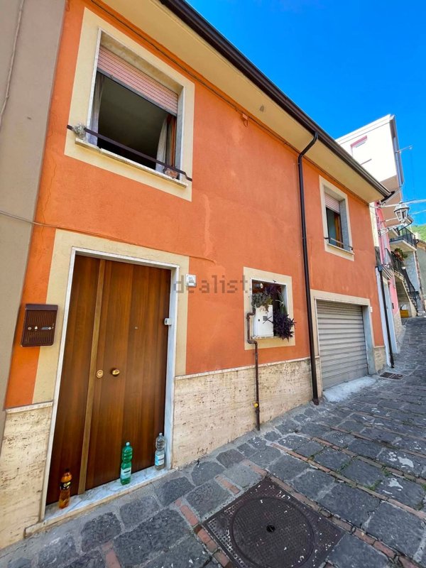 casa indipendente in vendita a Montella