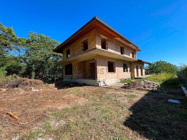 casa indipendente in vendita a Montella