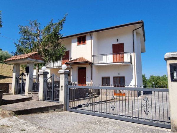 casa indipendente in vendita a Montemarano